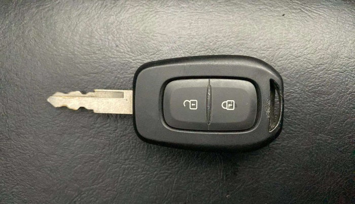 2024 Renault Kwid RXT 1.0 AMT, Petrol, Automatic, 2,412 km, Key Close Up