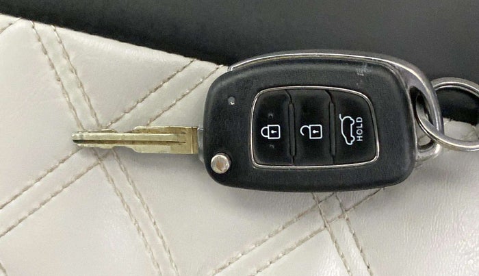 2021 Hyundai VENUE SX 1.0 TURBO, Petrol, Manual, 31,287 km, Key Close Up