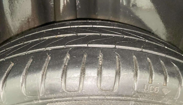2015 Volkswagen Polo HIGHLINE1.2L, Petrol, Manual, 78,277 km, Right Rear Tyre Tread