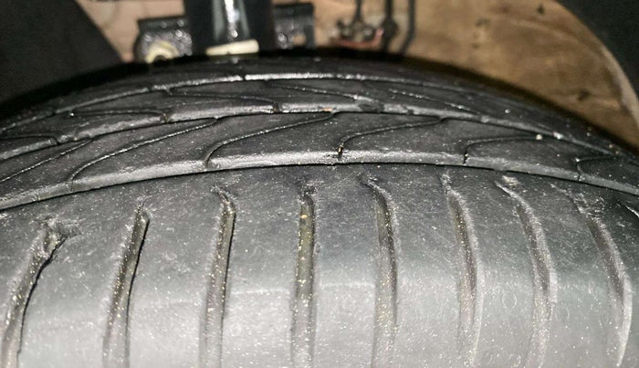 2015 Volkswagen Polo HIGHLINE1.2L, Petrol, Manual, 78,277 km, Left Front Tyre Tread