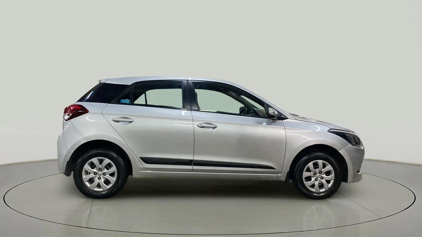 2016 Hyundai Elite i20 SPORTZ 1.2, Petrol, Manual, 32,629 km, Right Side View