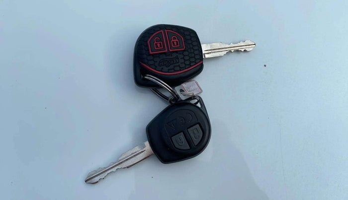 2022 Maruti BREZZA VXI SMART HYBRID, Petrol, Manual, 17,331 km, Key Close Up