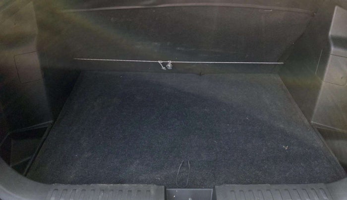 2022 Maruti BREZZA VXI SMART HYBRID, Petrol, Manual, 17,331 km, Boot Inside