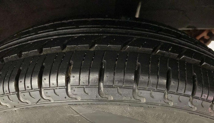 2017 Renault Kwid RXL, Petrol, Manual, 17,538 km, Left Rear Tyre Tread