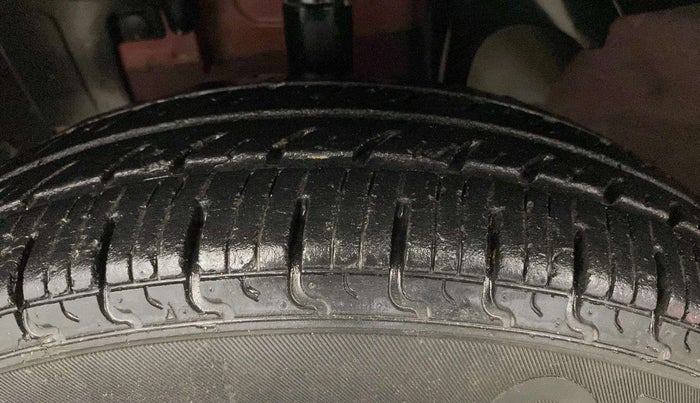 2017 Renault Kwid RXL, Petrol, Manual, 17,538 km, Left Front Tyre Tread