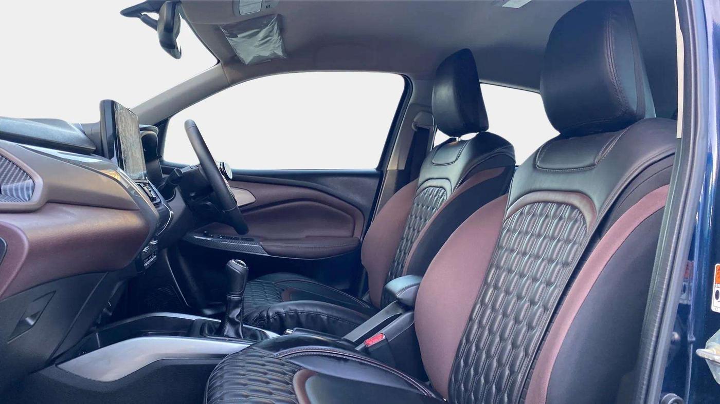 2023 Maruti FRONX ALPHA 1.0 TURBO MT, Petrol, Manual, 12,894 km, Right Side Front Door Cabin