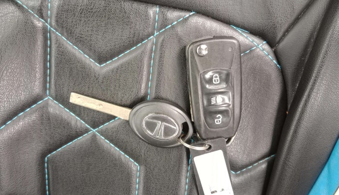 2019 Tata NEXON XM DIESEL, Diesel, Manual, 57,443 km, Key Close Up