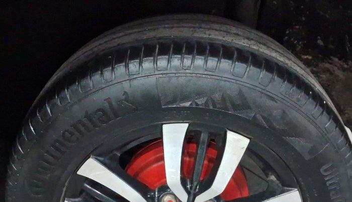 2017 Maruti Vitara Brezza VDI (O), Diesel, Manual, 90,571 km, Left Rear Tyre Tread