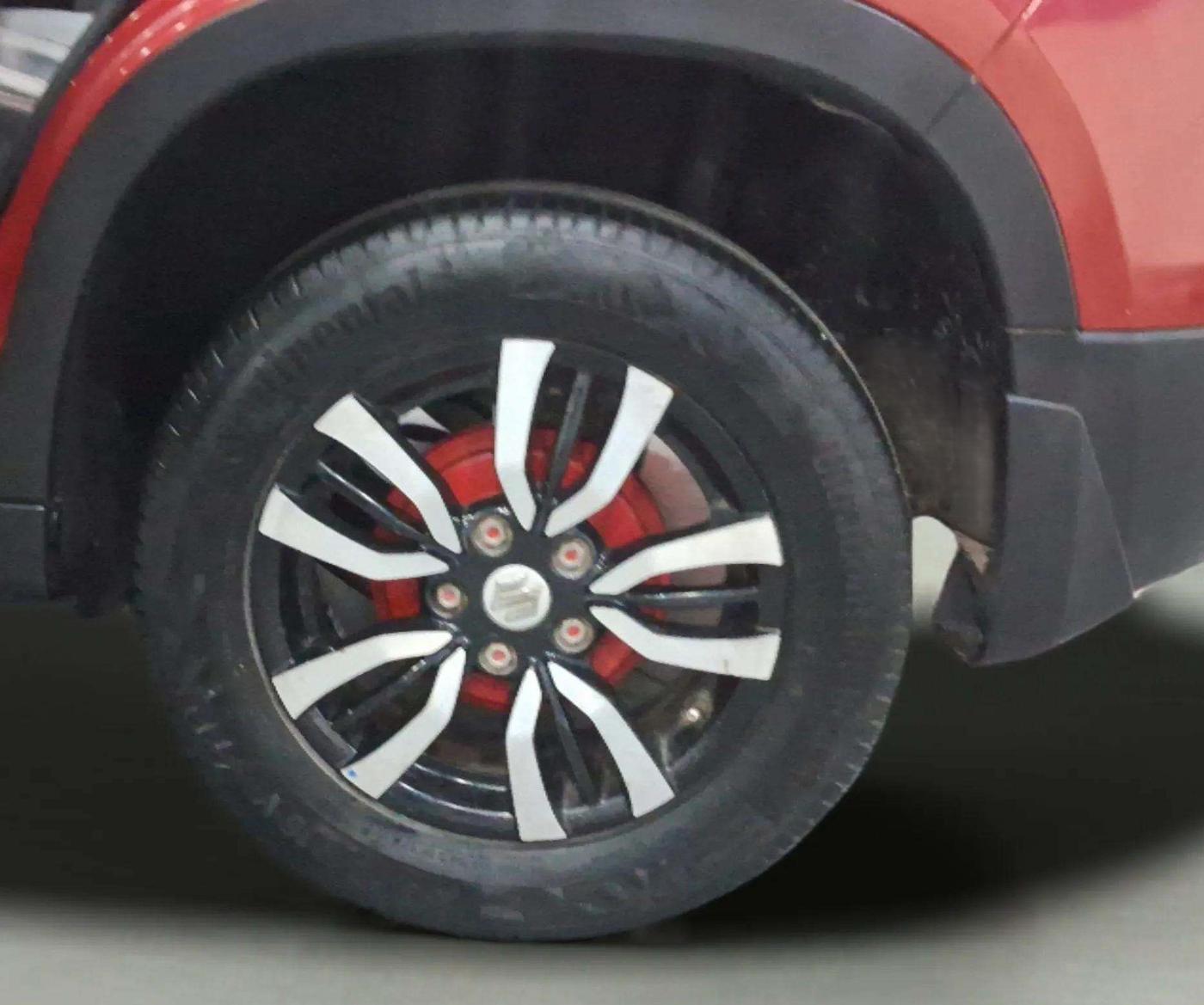 2017 Maruti Vitara Brezza VDI (O), Diesel, Manual, 90,571 km, Left Rear Wheel