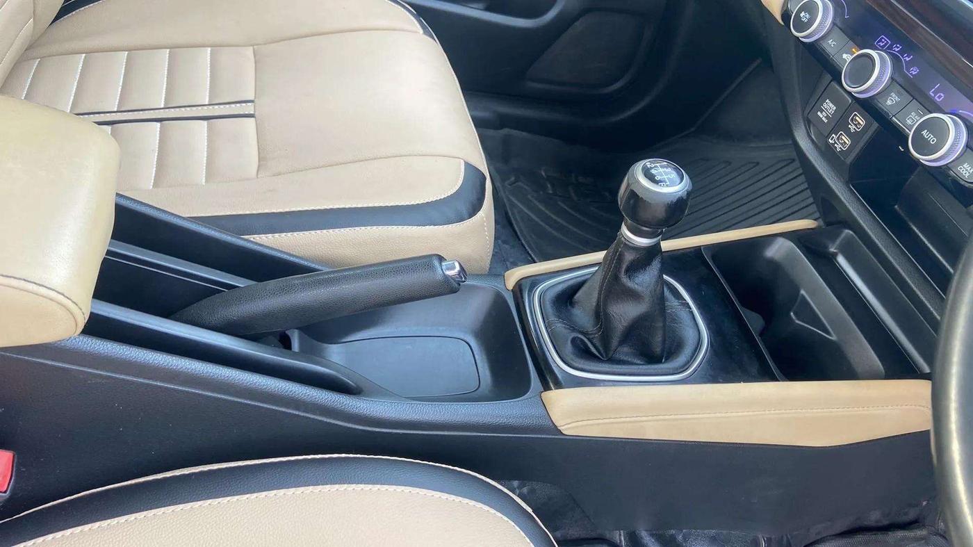 2020 Honda City 1.5L I-VTEC ZX, Petrol, Manual, 76,616 km, Gear Lever