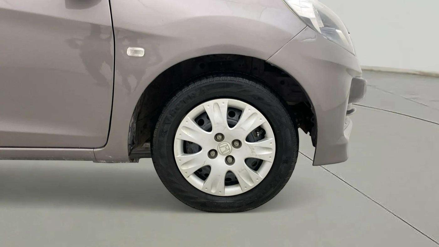2015 Honda Brio S MT, Petrol, Manual, 43,414 km, Right Front Wheel