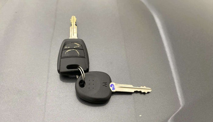 2020 Hyundai NEW SANTRO SPORTZ CNG, CNG, Manual, 68,933 km, Key Close Up