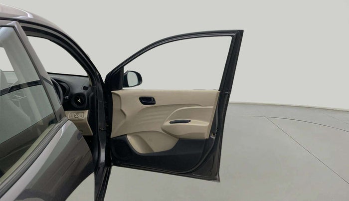 2020 Hyundai NEW SANTRO SPORTZ CNG, CNG, Manual, 68,933 km, RHS Front Door