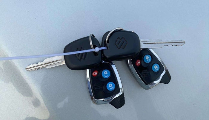 2022 Maruti Alto LXI OPT CNG, CNG, Manual, 24,872 km, Key Close Up