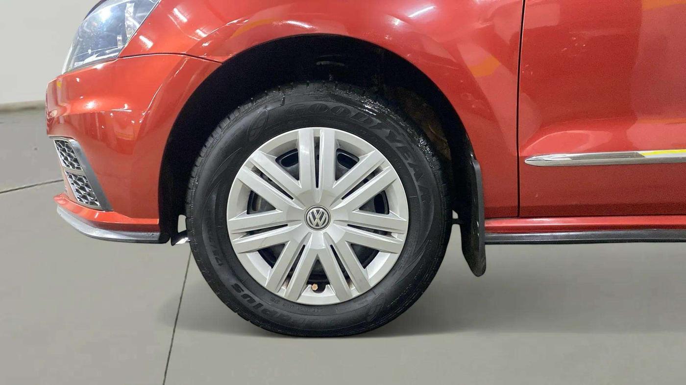 2020 Volkswagen Polo TRENDLINE 1.0L, Petrol, Manual, 20,155 km, Left Front Wheel
