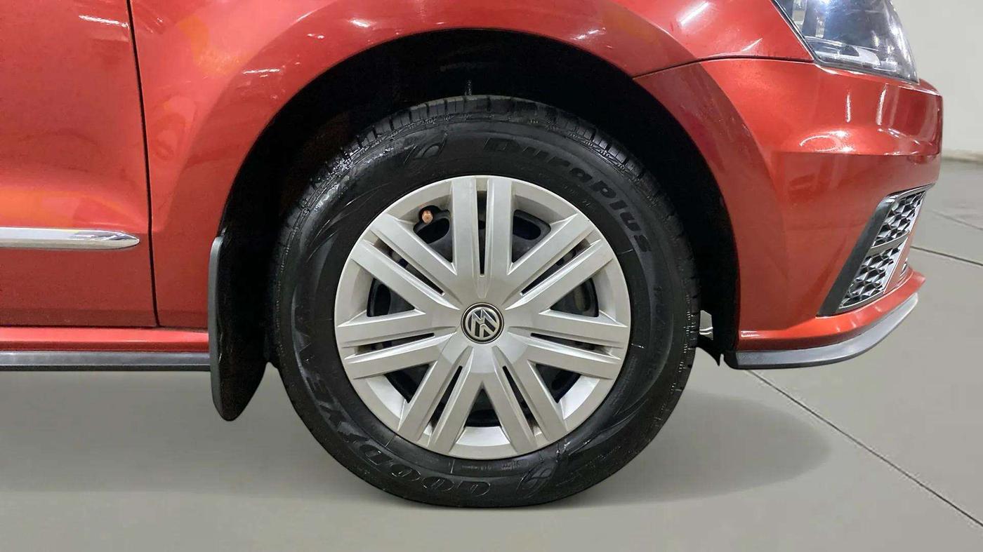 2020 Volkswagen Polo TRENDLINE 1.0L, Petrol, Manual, 20,155 km, Right Front Wheel