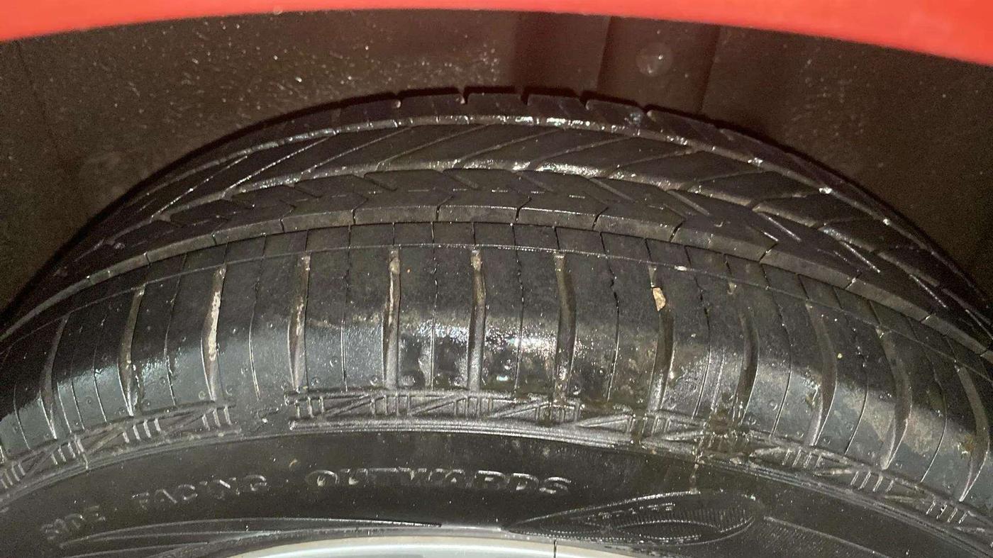2020 Volkswagen Polo TRENDLINE 1.0L, Petrol, Manual, 20,155 km, Left Rear Tyre Tread