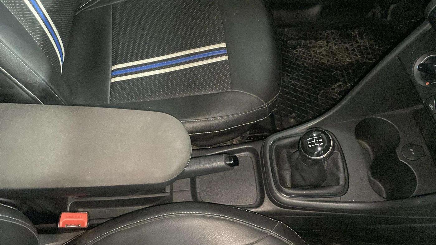 2020 Volkswagen Polo TRENDLINE 1.0L, Petrol, Manual, 20,155 km, Gear Lever