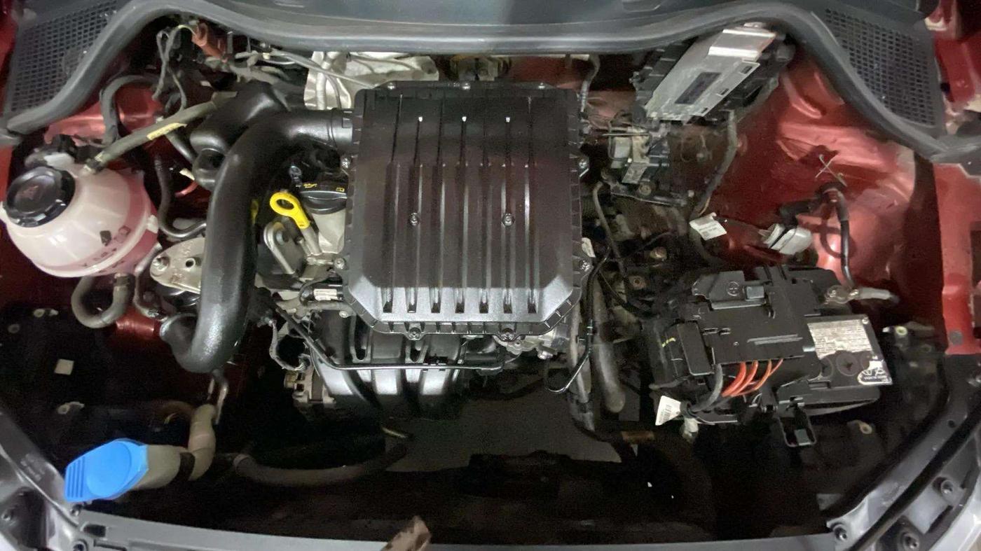 2020 Volkswagen Polo TRENDLINE 1.0L, Petrol, Manual, 20,155 km, Engine View