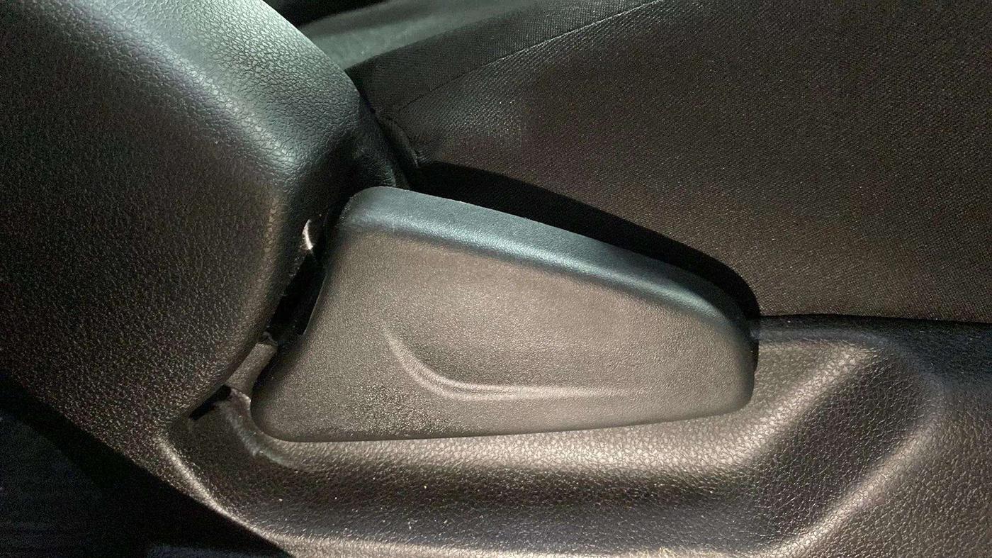 2023 Renault Kwid RXT 1.0, Petrol, Manual, 12,292 km, Driver Side Adjustment Panel