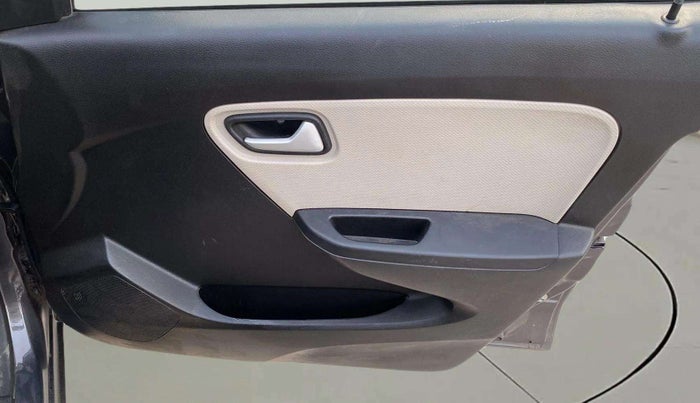2022 Maruti Alto LXI O, Petrol, Manual, 9,902 km, Driver Side Door Panels Control