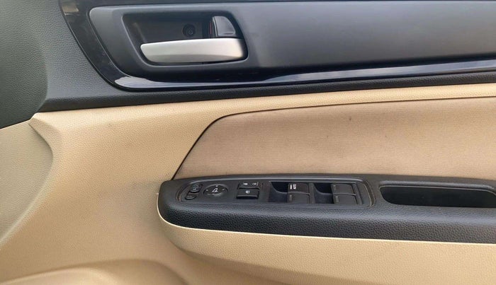 2020 Honda Amaze 1.2L I-VTEC S, Petrol, Manual, 41,040 km, Driver Side Door Panels Control