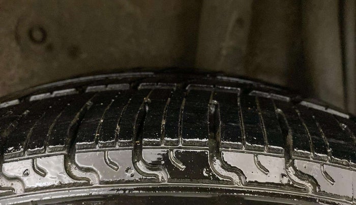 2018 Maruti Celerio VXI CNG, CNG, Manual, 43,469 km, Left Rear Tyre Tread