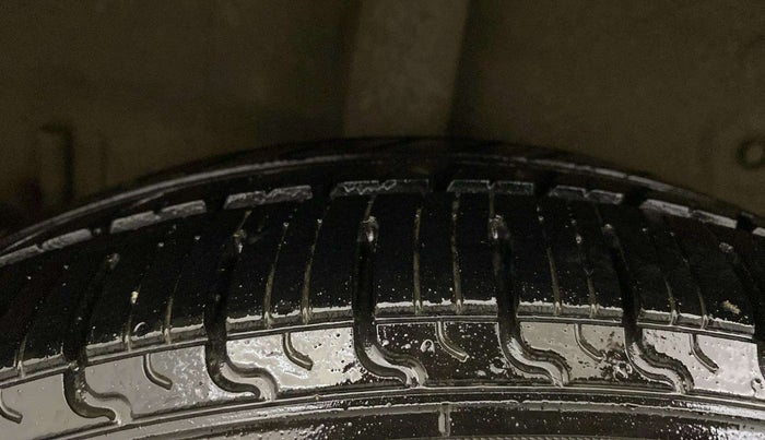 2018 Maruti Celerio VXI CNG, CNG, Manual, 43,469 km, Right Rear Tyre Tread