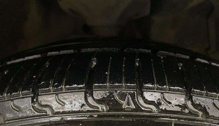 2018 Maruti Celerio VXI CNG, CNG, Manual, 43,469 km, Right Front Tyre Tread