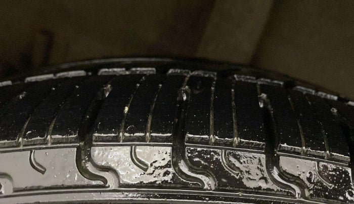 2018 Maruti Celerio VXI CNG, CNG, Manual, 43,469 km, Left Front Tyre Tread
