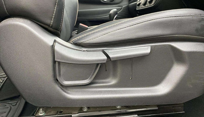 2021 Hyundai NEW I20 SPORTZ 1.0T GDI IMT, Petrol, Manual, 40,669 km, Driver Side Adjustment Panel
