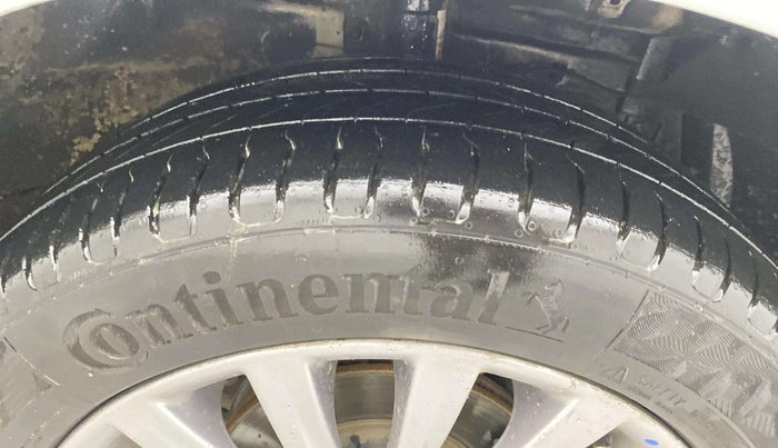 2017 Maruti Ciaz S 1.4 MT PETROL, Petrol, Manual, 1,33,516 km, Right Front Tyre Tread