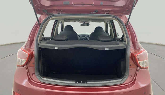 2016 Hyundai Grand i10 ASTA (O) AT 1.2 KAPPA VTVT, Petrol, Automatic, 22,932 km, Boot Inside