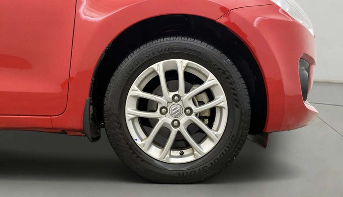 2023 Maruti Swift ZXI CNG, CNG, Manual, 52,192 km, Right Front Wheel