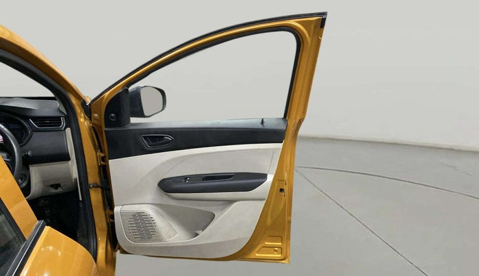 2021 Renault TRIBER RXL MT, Petrol, Manual, 38,906 km, RHS Front Door