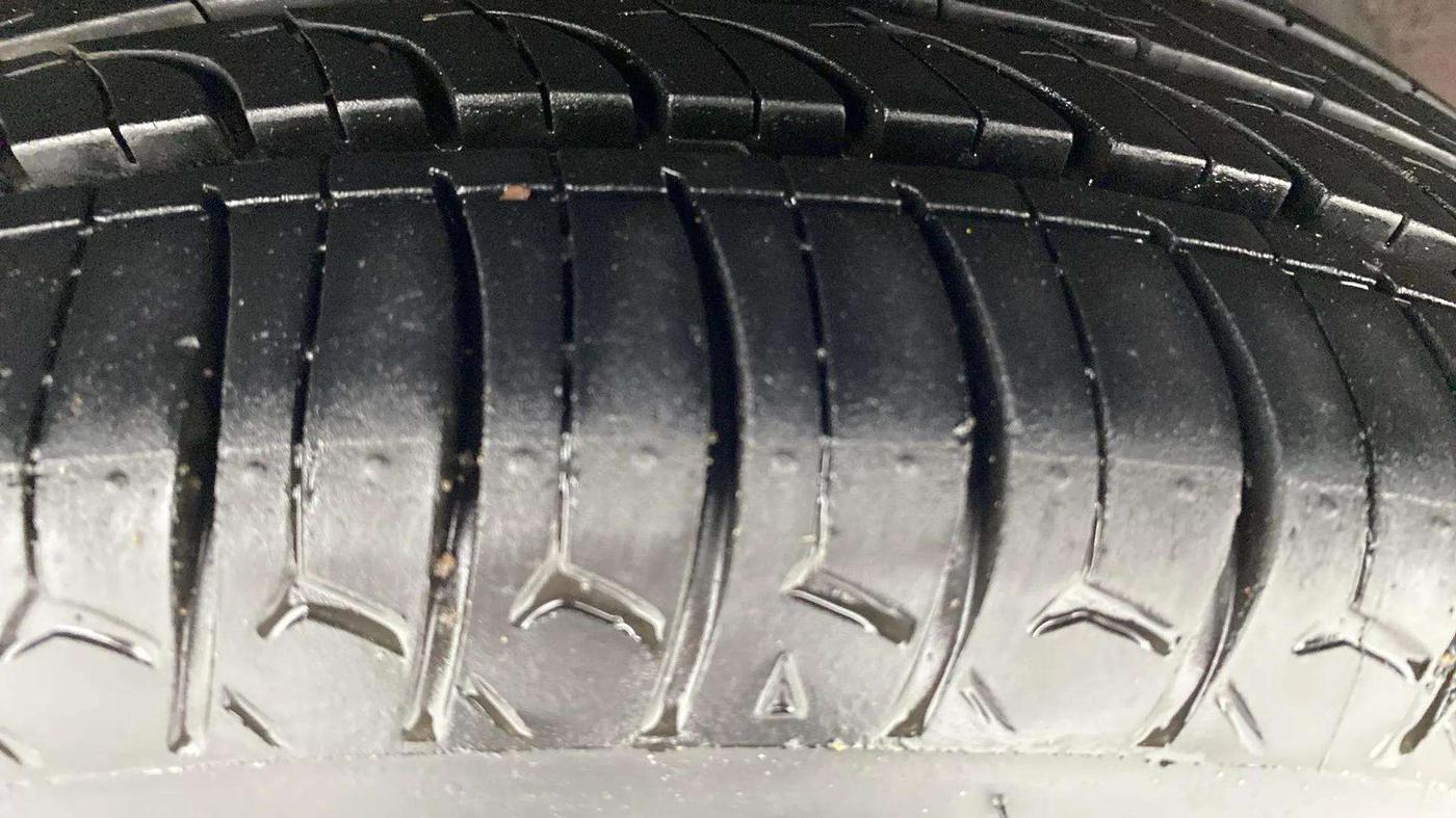 2019 Hyundai Grand i10 MAGNA 1.2 KAPPA VTVT, Petrol, Manual, 43,357 km, Right Rear Tyre Tread