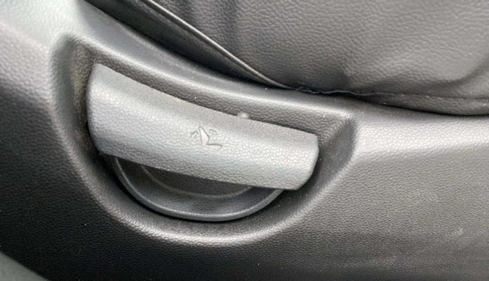 2019 Hyundai Grand i10 MAGNA 1.2 KAPPA VTVT, Petrol, Manual, 43,357 km, Driver Side Adjustment Panel