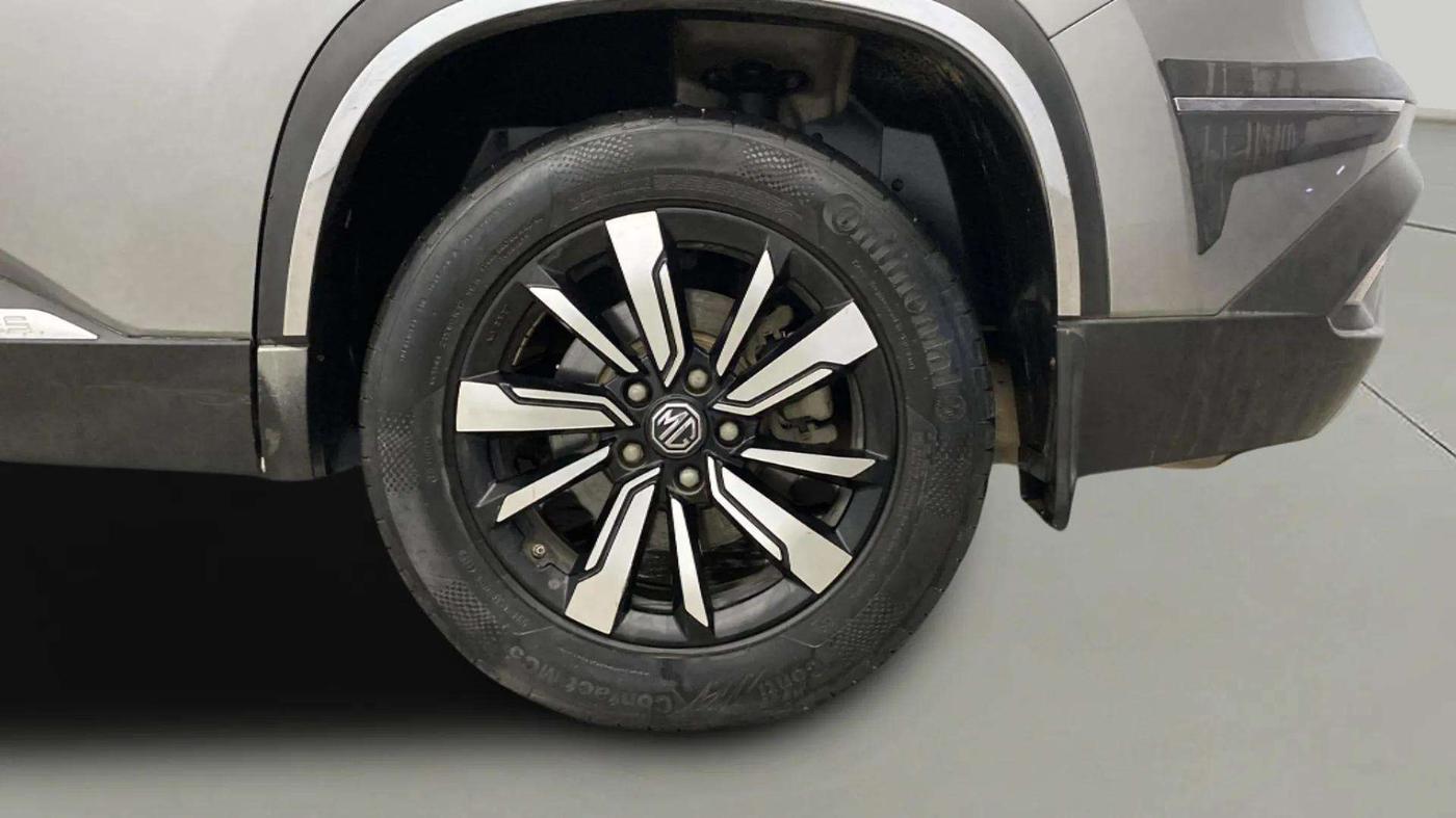 2019 MG HECTOR SHARP 1.5 DCT PETROL, CNG, Automatic, 25,105 km, Left Rear Wheel