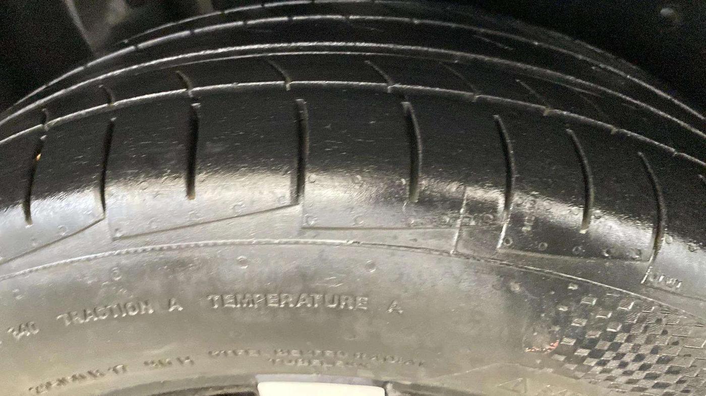 2019 MG HECTOR SHARP 1.5 DCT PETROL, CNG, Automatic, 25,105 km, Left Rear Tyre Tread
