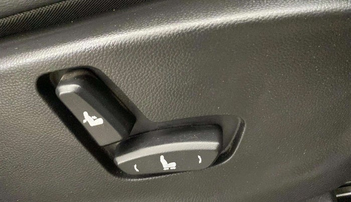 2019 MG HECTOR SHARP 1.5 DCT PETROL, CNG, Automatic, 24,317 km, Driver Side Adjustment Panel