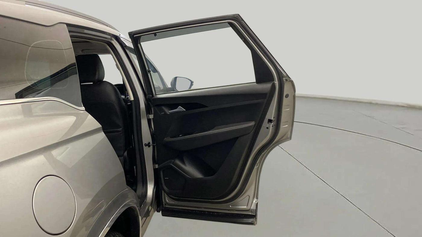 2019 MG HECTOR SHARP 1.5 DCT PETROL, CNG, Automatic, 25,105 km, RHS Rear Door