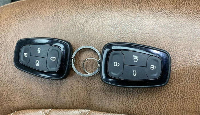2020 Tata NEXON XZ PLUS PETROL, Petrol, Manual, 90,628 km, Key Close Up