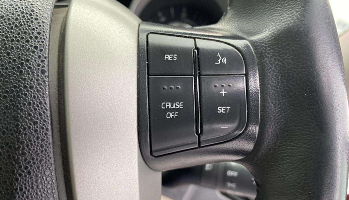 2017 Mahindra XUV500 W10 AT, Diesel, Automatic, 74,720 km, Adaptive Cruise Control