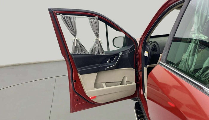 2017 Mahindra XUV500 W10 AT, Diesel, Automatic, 74,720 km, LHS Front Door