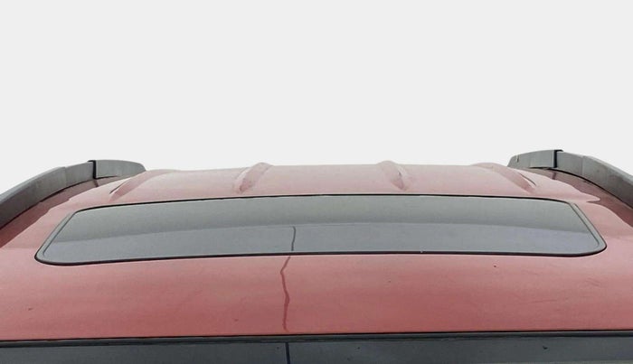 2017 Mahindra XUV500 W10 AT, Diesel, Automatic, 74,720 km, Moonroof/ Sunroof