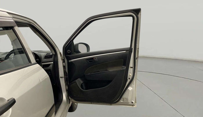 2015 Maruti Swift LXI (O), Petrol, Manual, 40,780 km, RHS Front Door