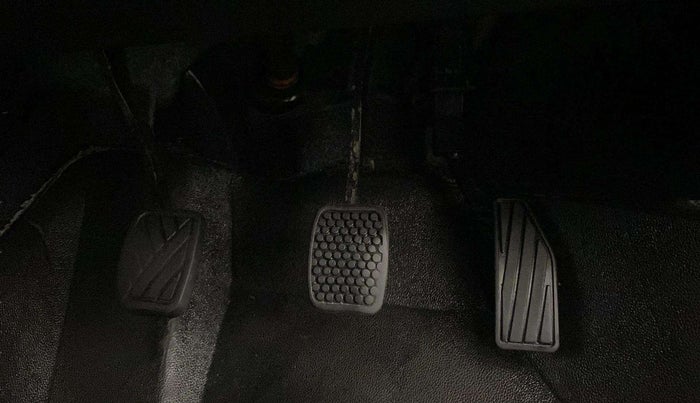 2017 Maruti Baleno DELTA PETROL 1.2, Petrol, Manual, 52,338 km, Pedals