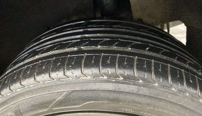 2017 Maruti Baleno DELTA PETROL 1.2, Petrol, Manual, 52,338 km, Right Rear Tyre Tread