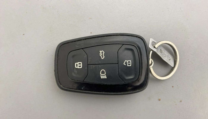 2020 Tata ALTROZ XZ DIESEL, Diesel, Manual, 70,517 km, Key Close Up