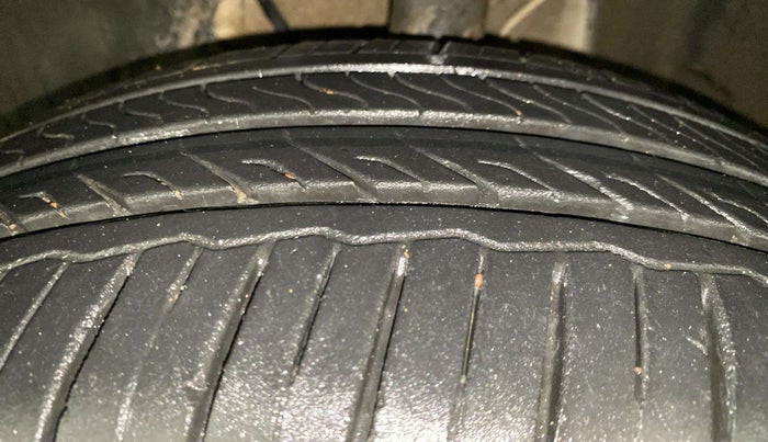 2020 Tata ALTROZ XZ DIESEL, Diesel, Manual, 70,517 km, Left Front Tyre Tread